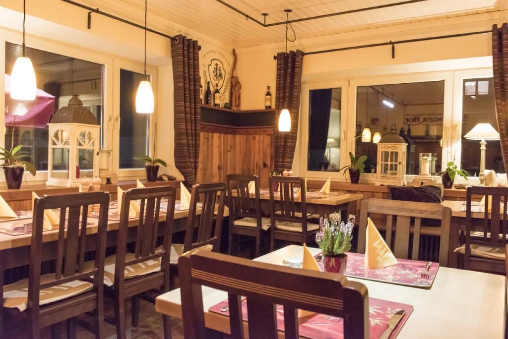Отель Echinger Hof Bei Muenchen Экстерьер фото